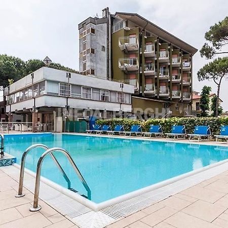 Hotel Majestic San Mauro Mare Exterior photo