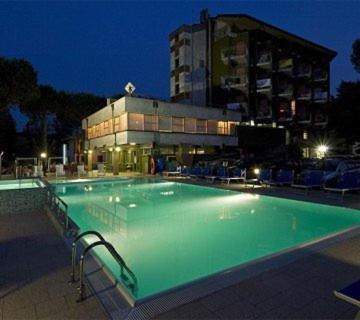 Hotel Majestic San Mauro Mare Exterior photo